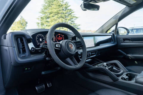 2025 Porsche Cayenne GTS
