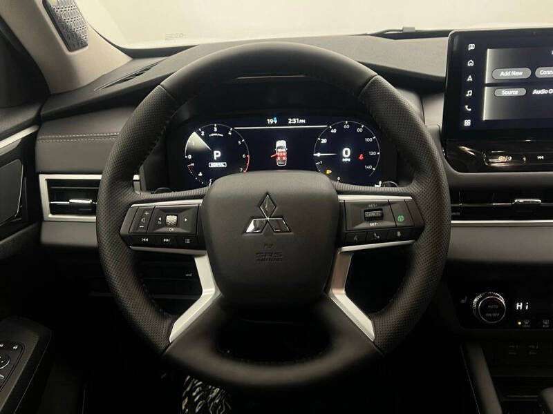 2026 Mitsubishi Outlander SE