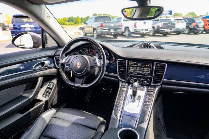 2013 Porsche Panamera 4