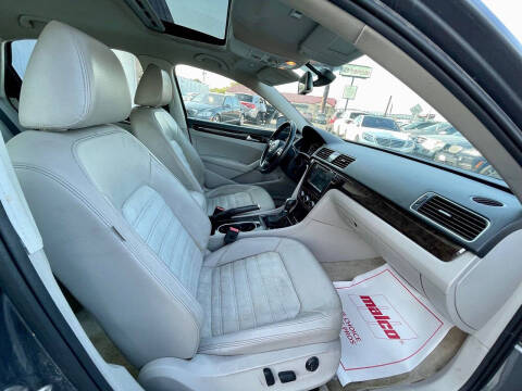 2015 Volkswagen Passat 1.8T SEL Premium