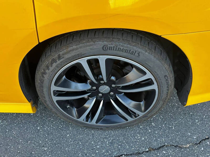 2012 Dodge Charger SRT8 Super Bee
