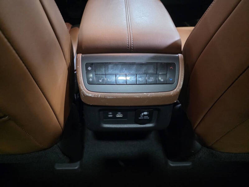 2022 Nissan Pathfinder Platinum