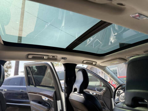 2019 Volvo XC90 T6 Momentum