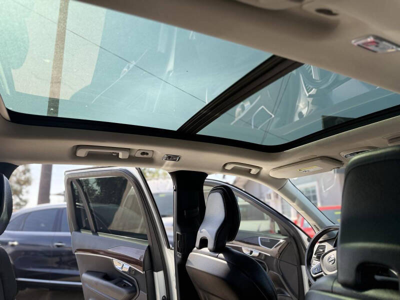 2019 Volvo XC90 T6 Momentum