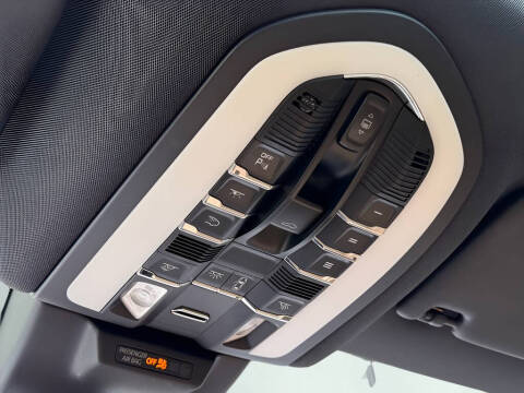 2022 Porsche Macan
