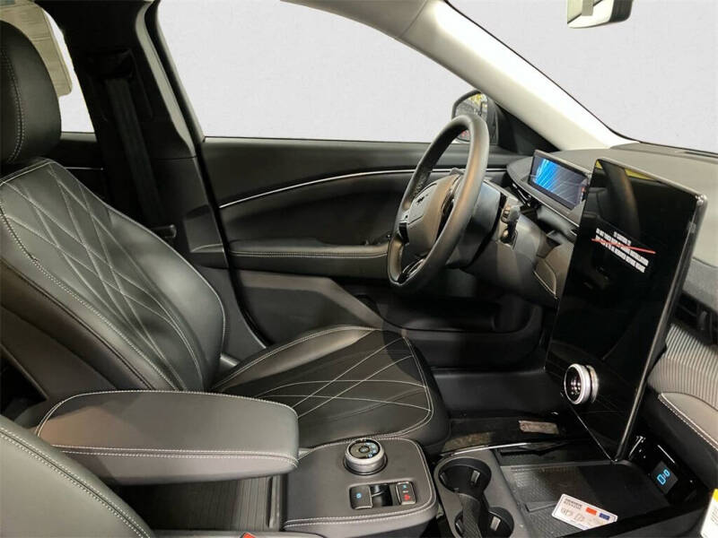 2024 Ford Mustang Mach-E Select