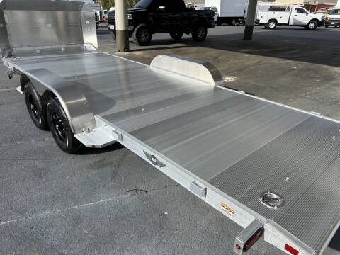 2026 Aluma 18’ Executive Tilt Tandem Axle