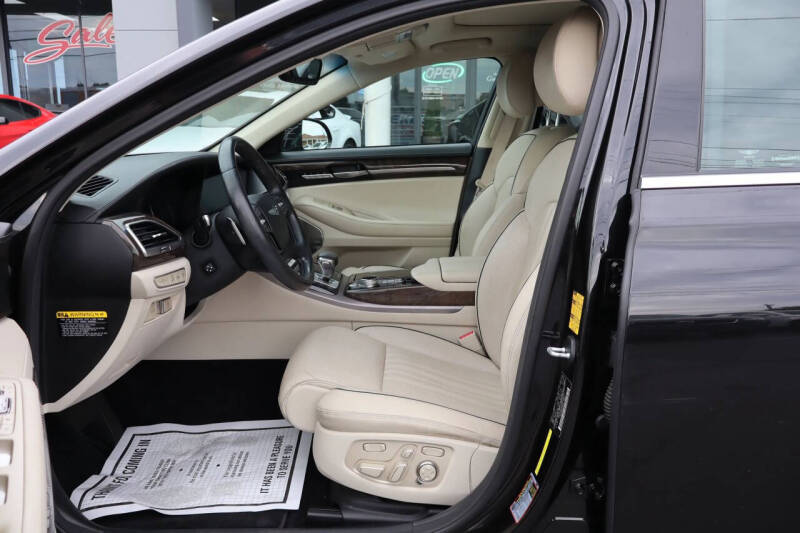 2019 Genesis G90