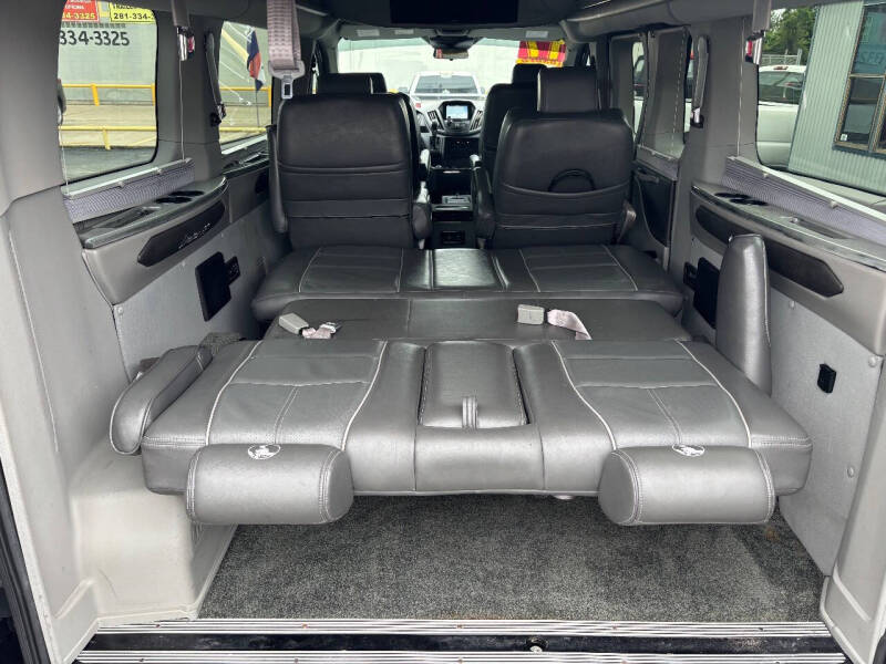 2017 Ford Transit 150 XLT