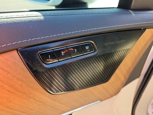 2020 Volvo XC90 T6 Inscription 6-Passenger