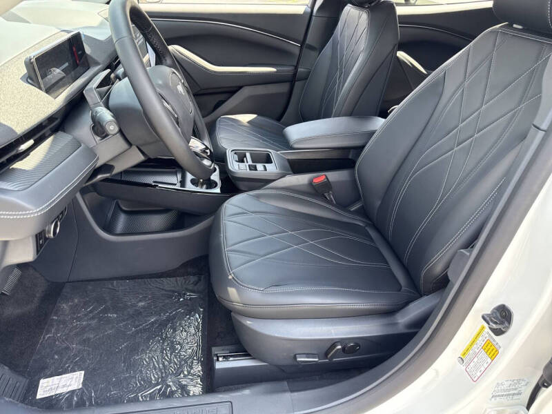 2025 Ford Mustang Mach-E Select