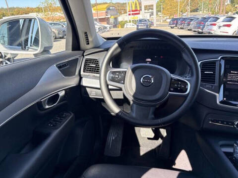 2025 Volvo XC90 B5 Core Bright Theme