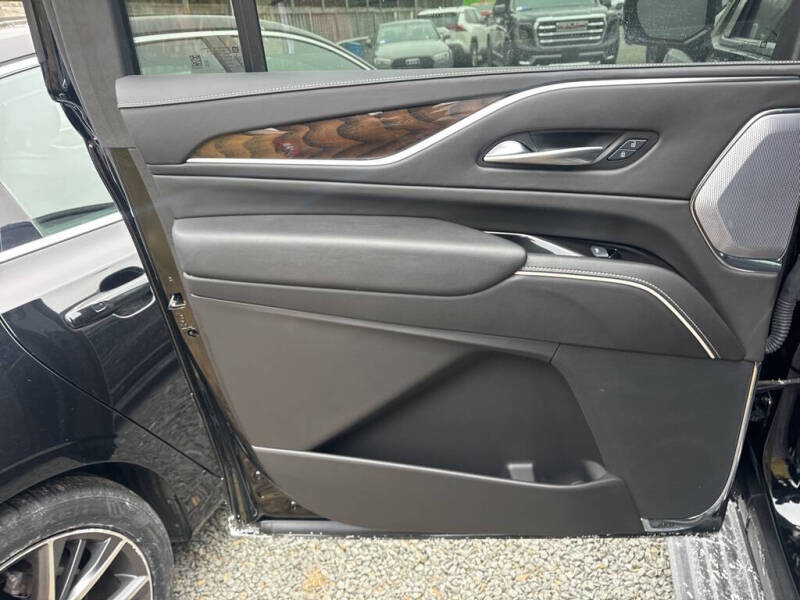 2024 Cadillac Escalade ESV Sport Platinum