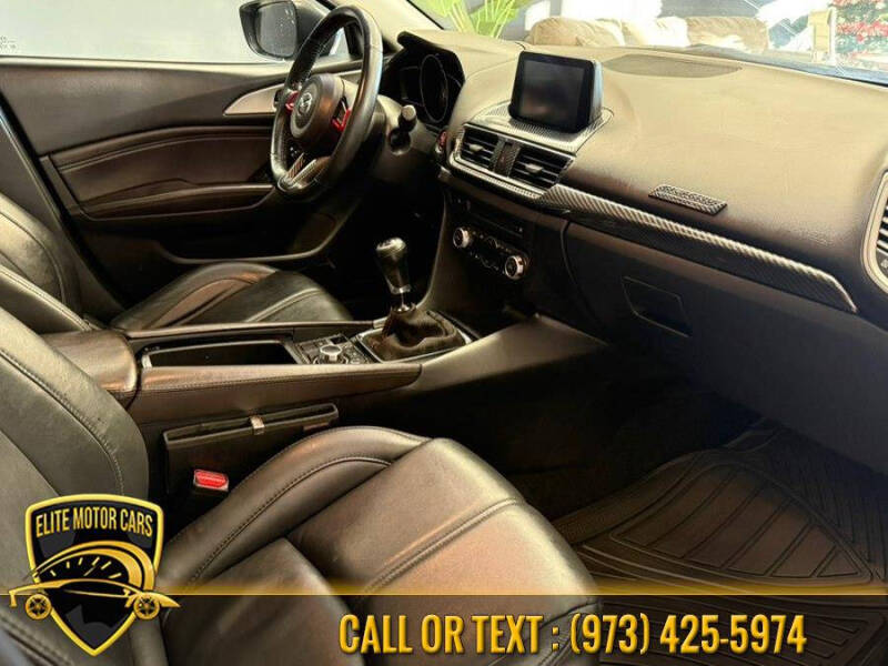 2018 Mazda MAZDA3 Touring