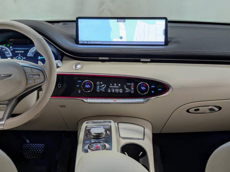 2025 Genesis Electrified GV70 Advanced