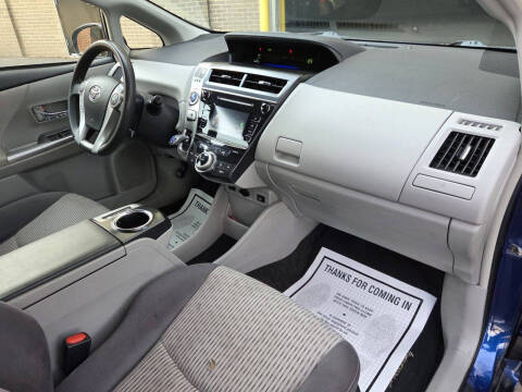 2016 Toyota Prius v Three