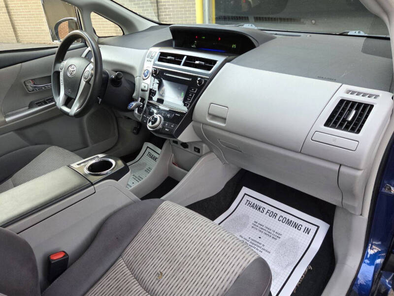 2016 Toyota Prius v Three