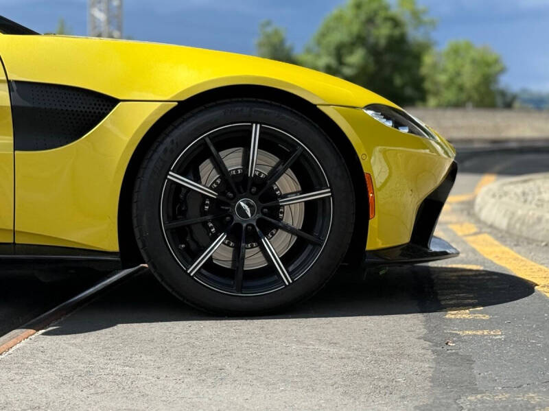 2020 Aston Martin Vantage