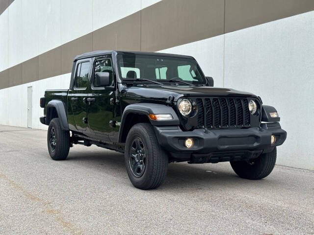 2022 Jeep Gladiator Sport's photo
