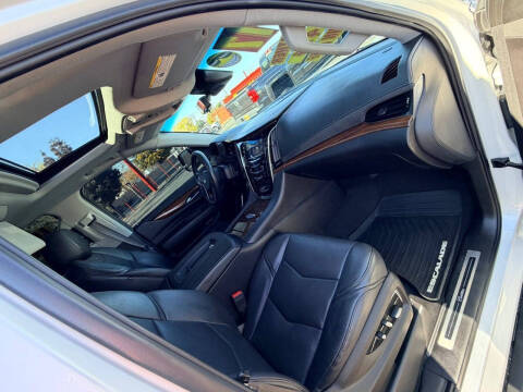 2017 Cadillac Escalade Premium Luxury