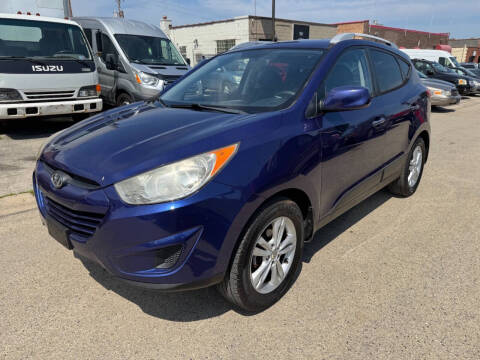 2010 Hyundai Tucson for sale at AUTOSAVIN in Villa Park IL