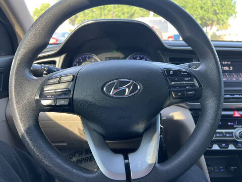 2020 Hyundai Elantra SE