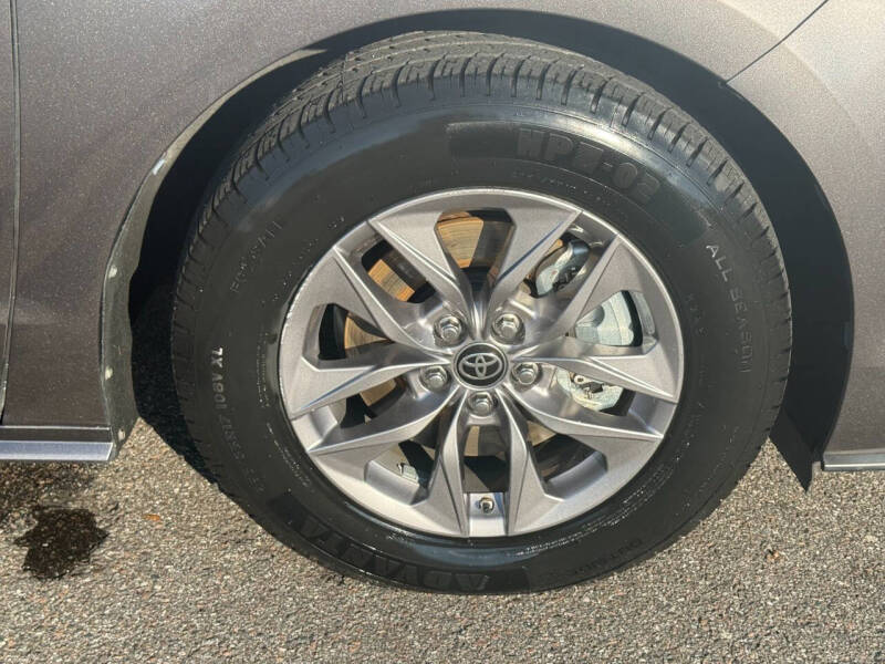 2021 Toyota Sienna XLE 7-Passenger