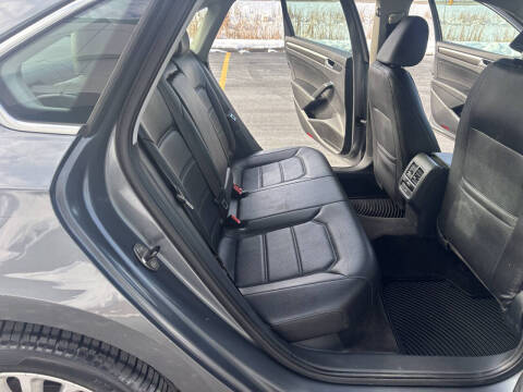 2016 Volkswagen Passat 1.8T SE