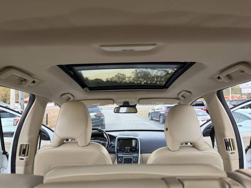 2015 Volvo XC60 T6 Platinum