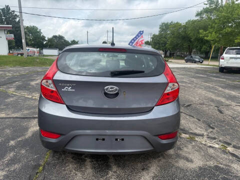 2016 Hyundai Accent SE