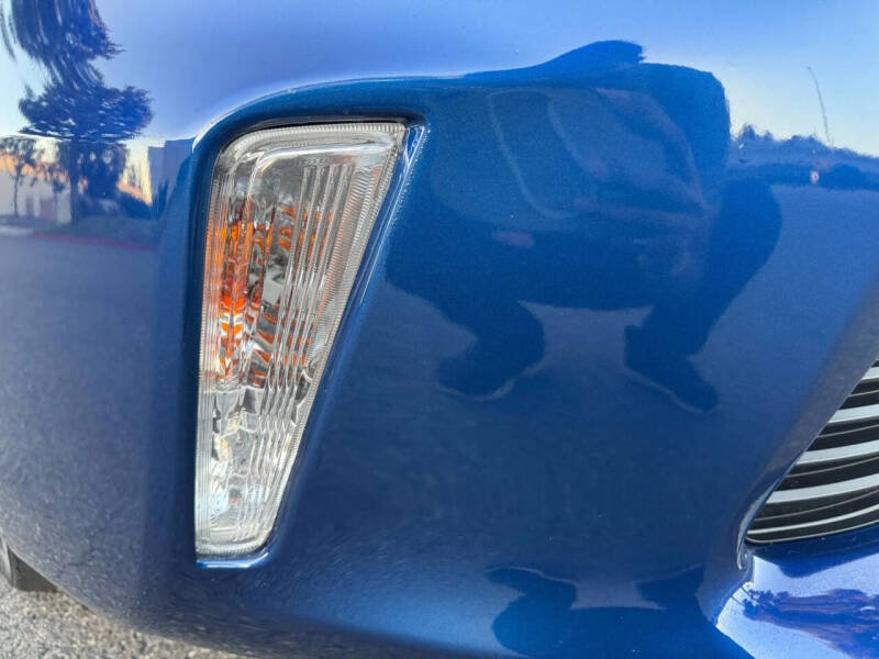 2013 Toyota Prius v Three