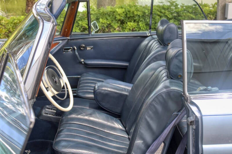 1970 Mercedes-Benz 280-Class