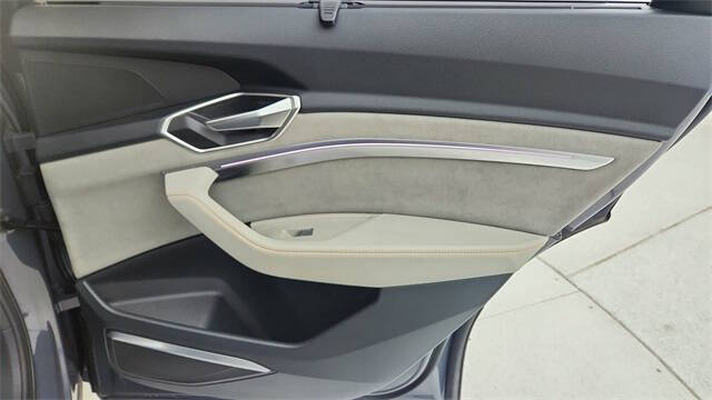 2024 Audi Q8 e-tron quattro Prestige