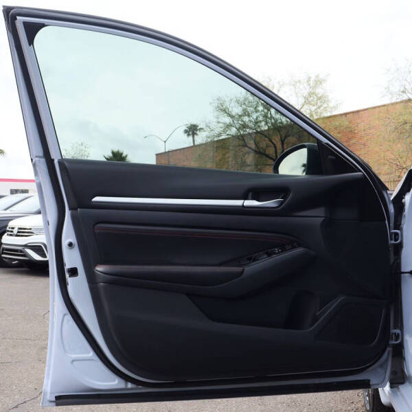 2023 Nissan Altima 2.5 SR