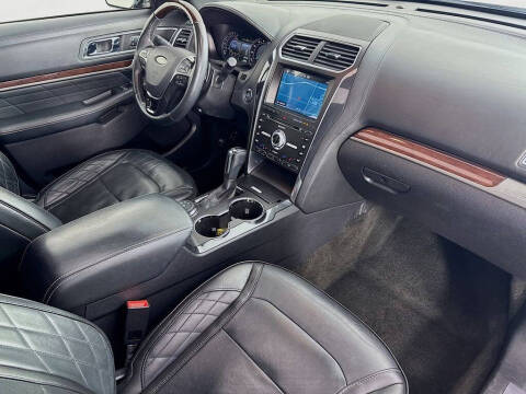 2017 Ford Explorer Platinum