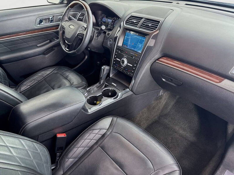2017 Ford Explorer Platinum