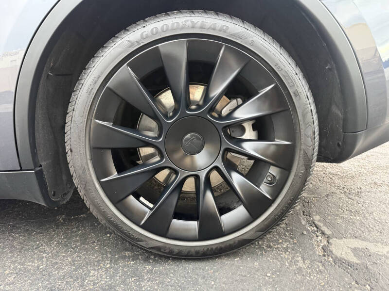 2023 Tesla Model Y Long Range