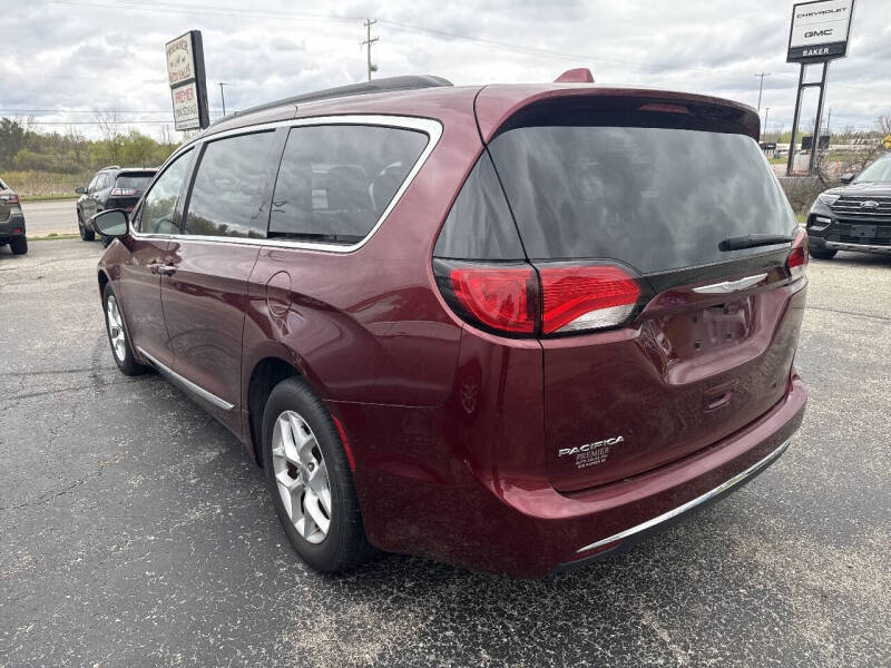 2017 Chrysler Pacifica Touring-L
