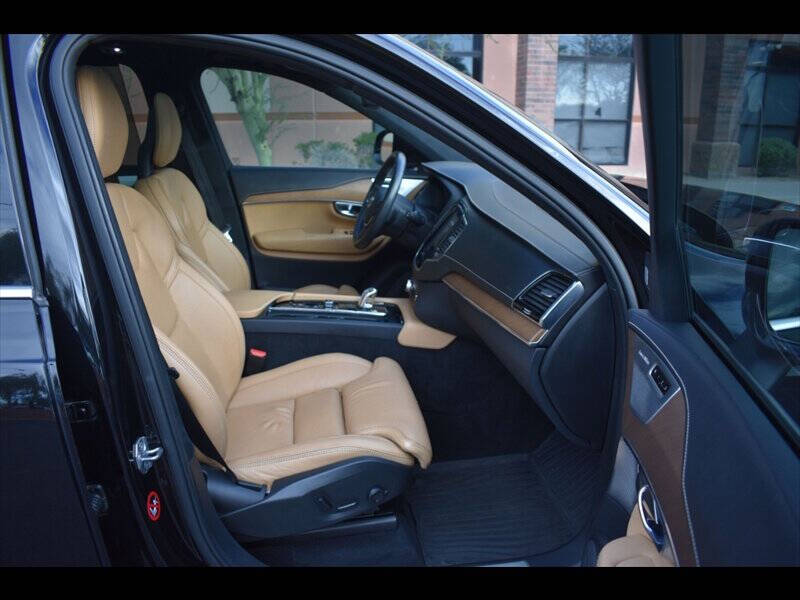 2017 Volvo XC90 T8 eAWD Inscription