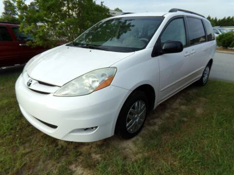 2006 Toyota Sienna for sale at Creech Auto Sales in Garner NC