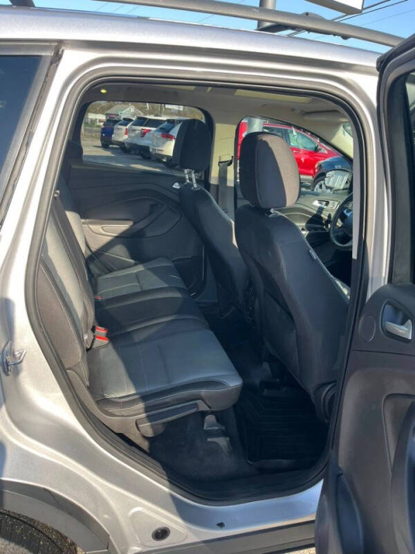 Image 8 of 2016 Ford Escape SE