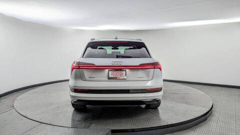 2021 Audi e-tron quattro Premium
