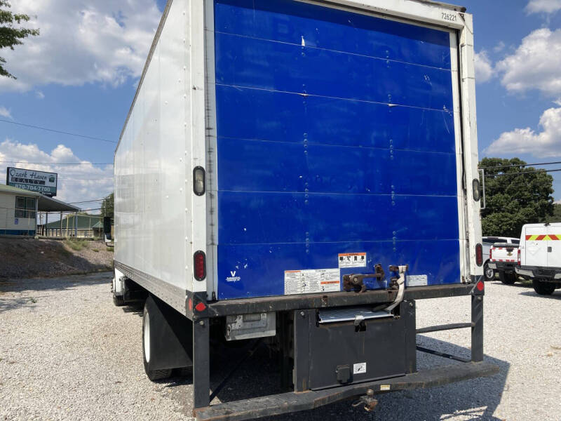 2017 Freightliner M2 106