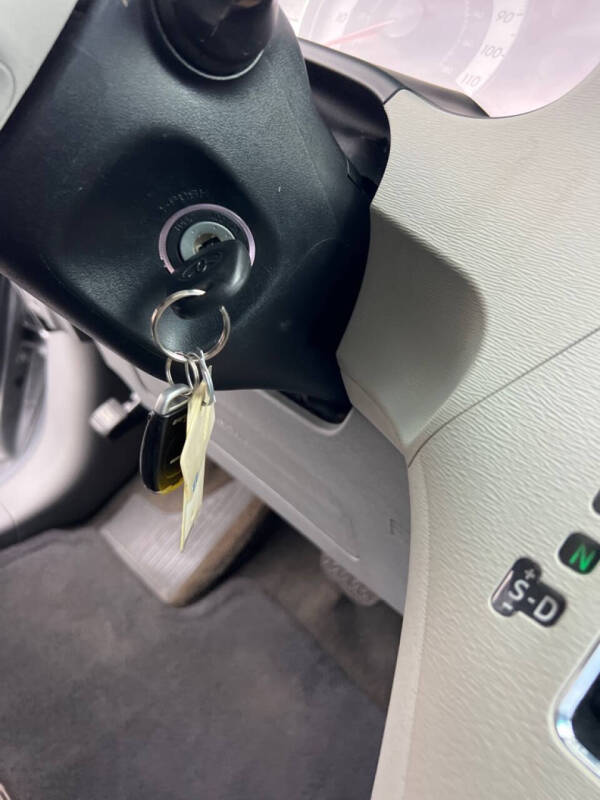 2013 Toyota Sienna SE 8-Passenger