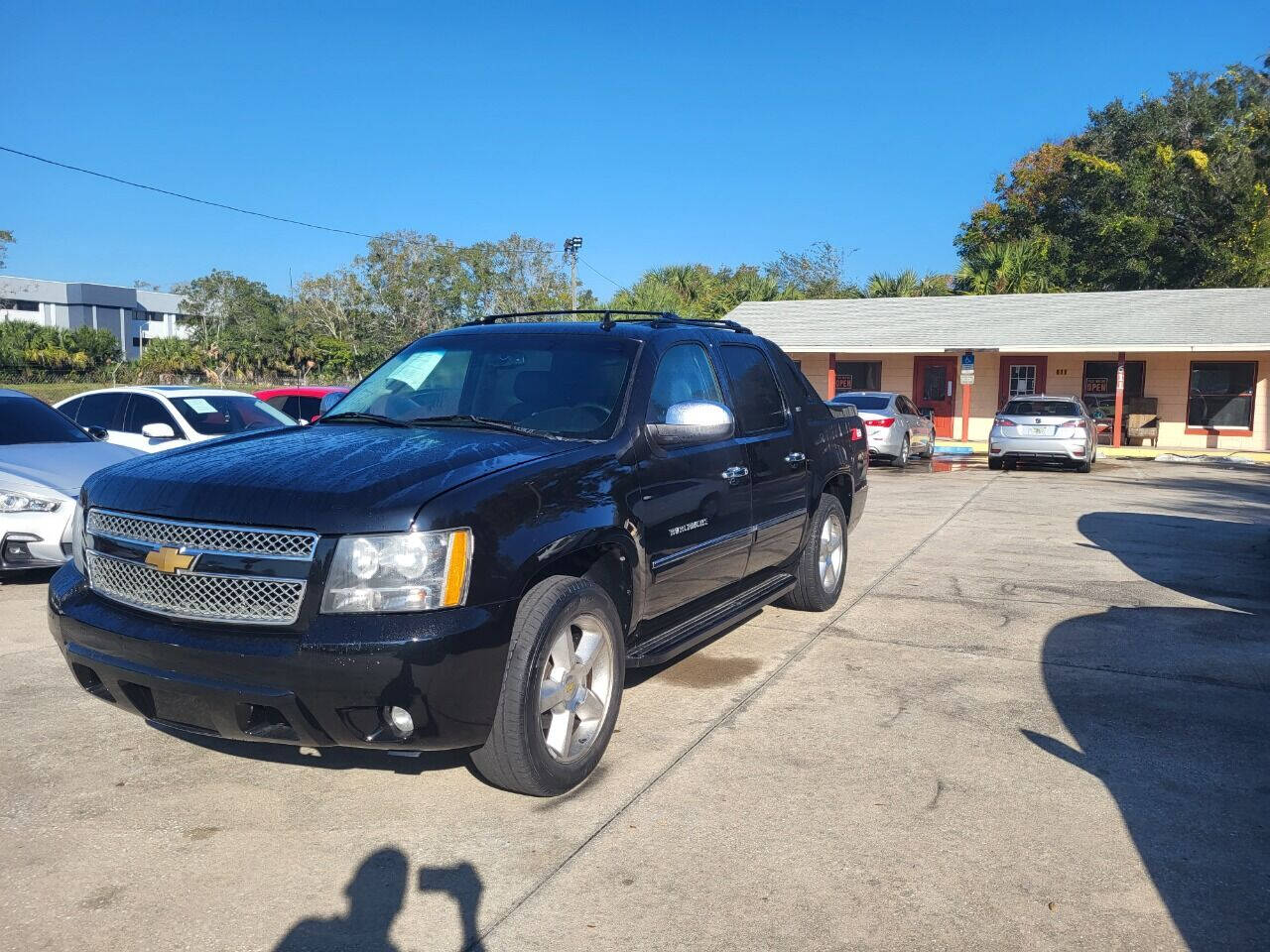 2012 Chevrolet Avalanche for sale at FAMILY AUTO BROKERS in Longwood, FL