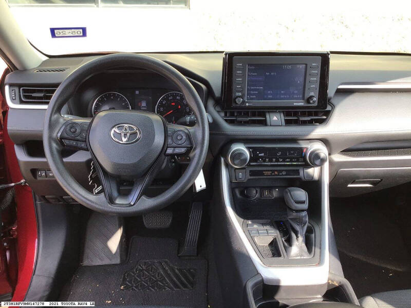 2021 Toyota RAV4 LE