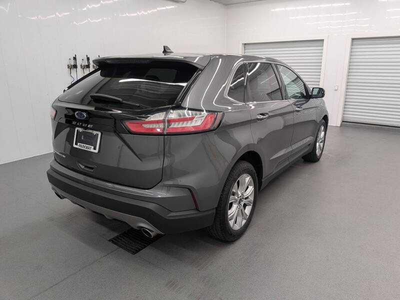 2021 Ford Edge Titanium