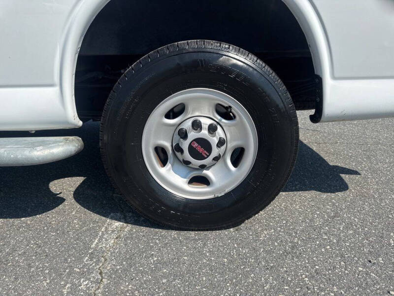 2023 GMC Savana 2500