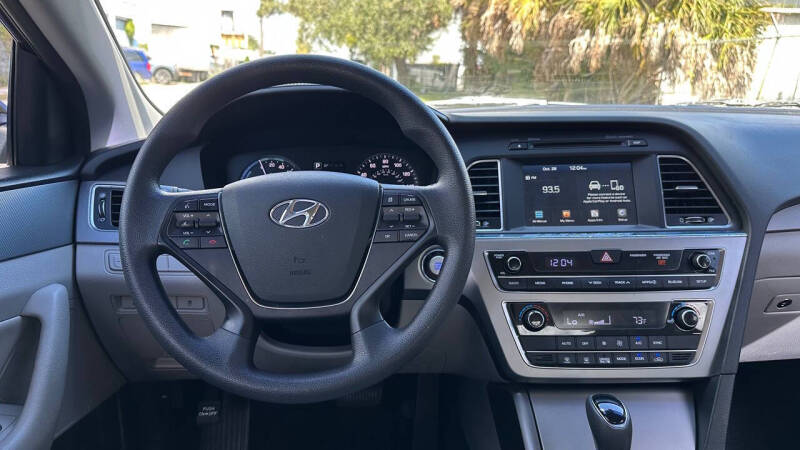 2017 Hyundai Sonata Hybrid SE