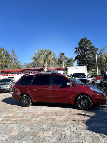2009 Toyota Sienna CE 8-Passenger